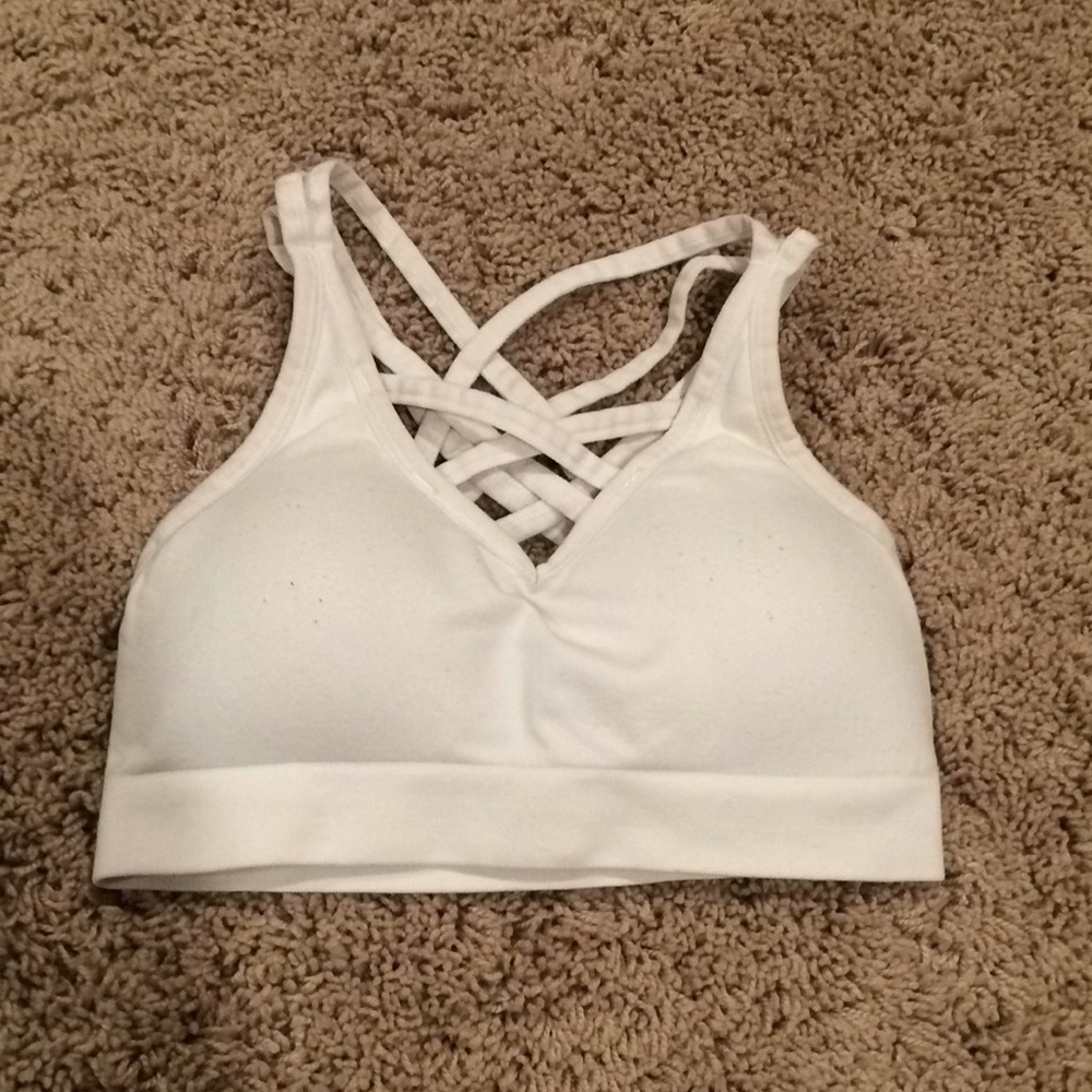 Criss-cross bralette sports bra